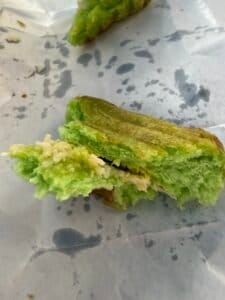 Pandan cake met kaas (roti bakar) tijdens de koffiestop